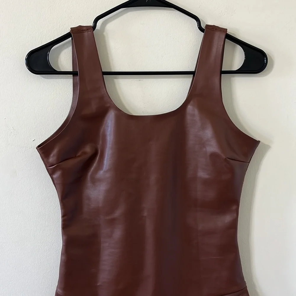 Pinsy Vegan Leather Scoop Tank Shapewear Bodysuit Seasonal Brown NWT Size Medium - Picture 4 of 14